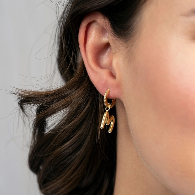 P diamond initial charm