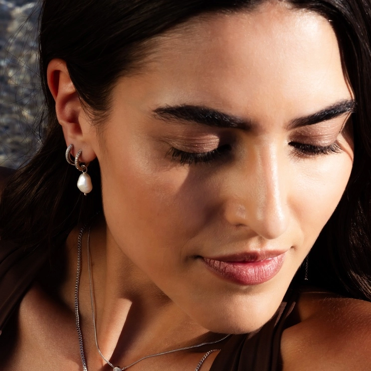 Endless Pearl (Single) Earring